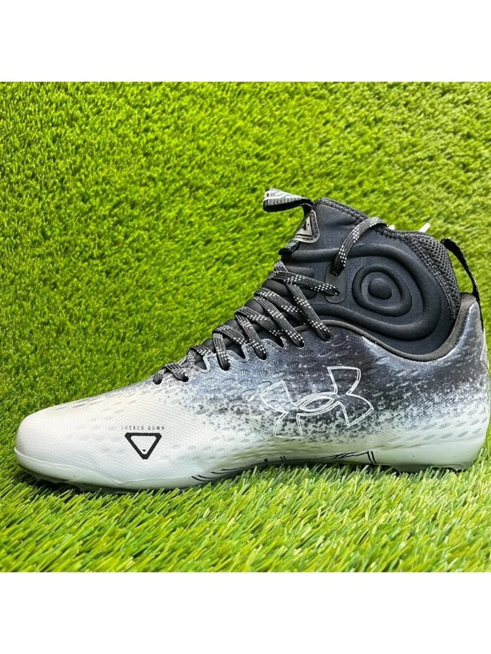 Under Armour Spotlight Lux MC 2.0 Mens Size 10.5 Black White Football Cleats